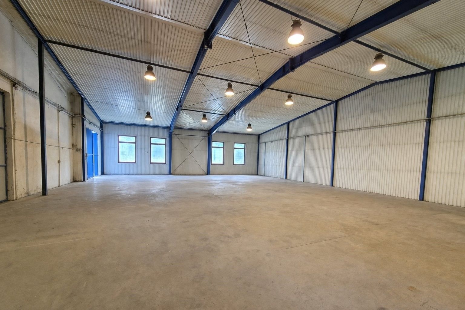 Pronájem komerčního prostoru 425 m² - foto 2