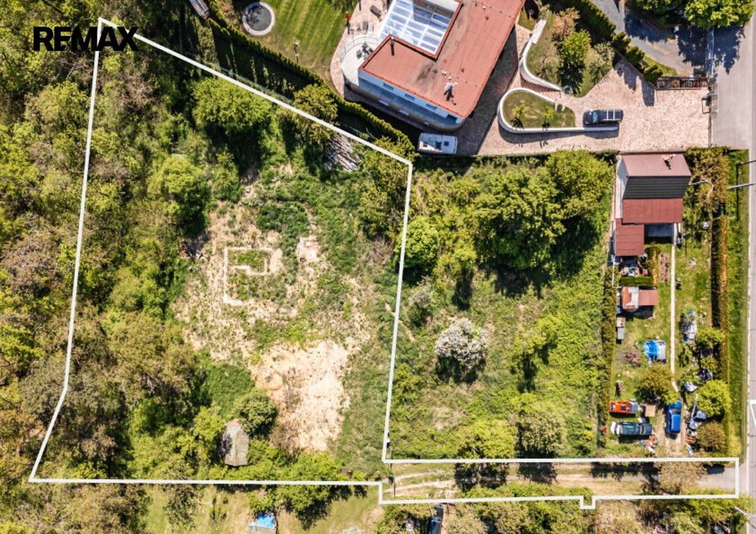 Prodej pozemku 1885 m² - foto 1