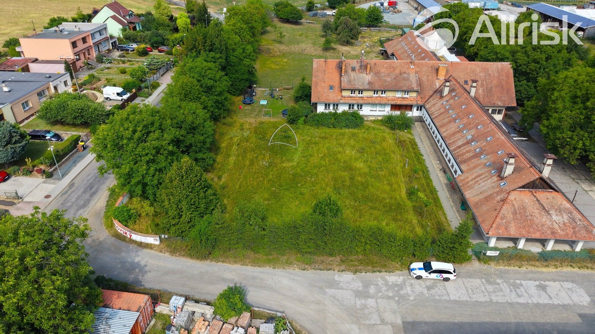 Prodej pozemku 1097 m² - foto 1