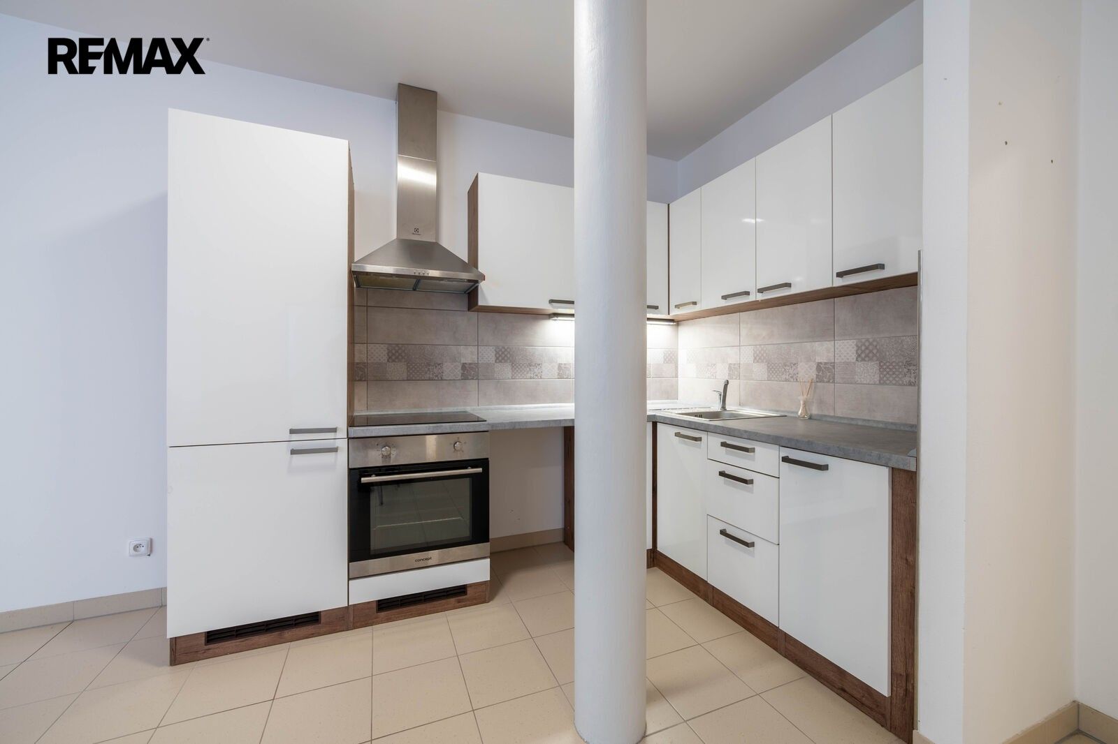 Pronájem bytu 2+kk 62 m² - foto 1
