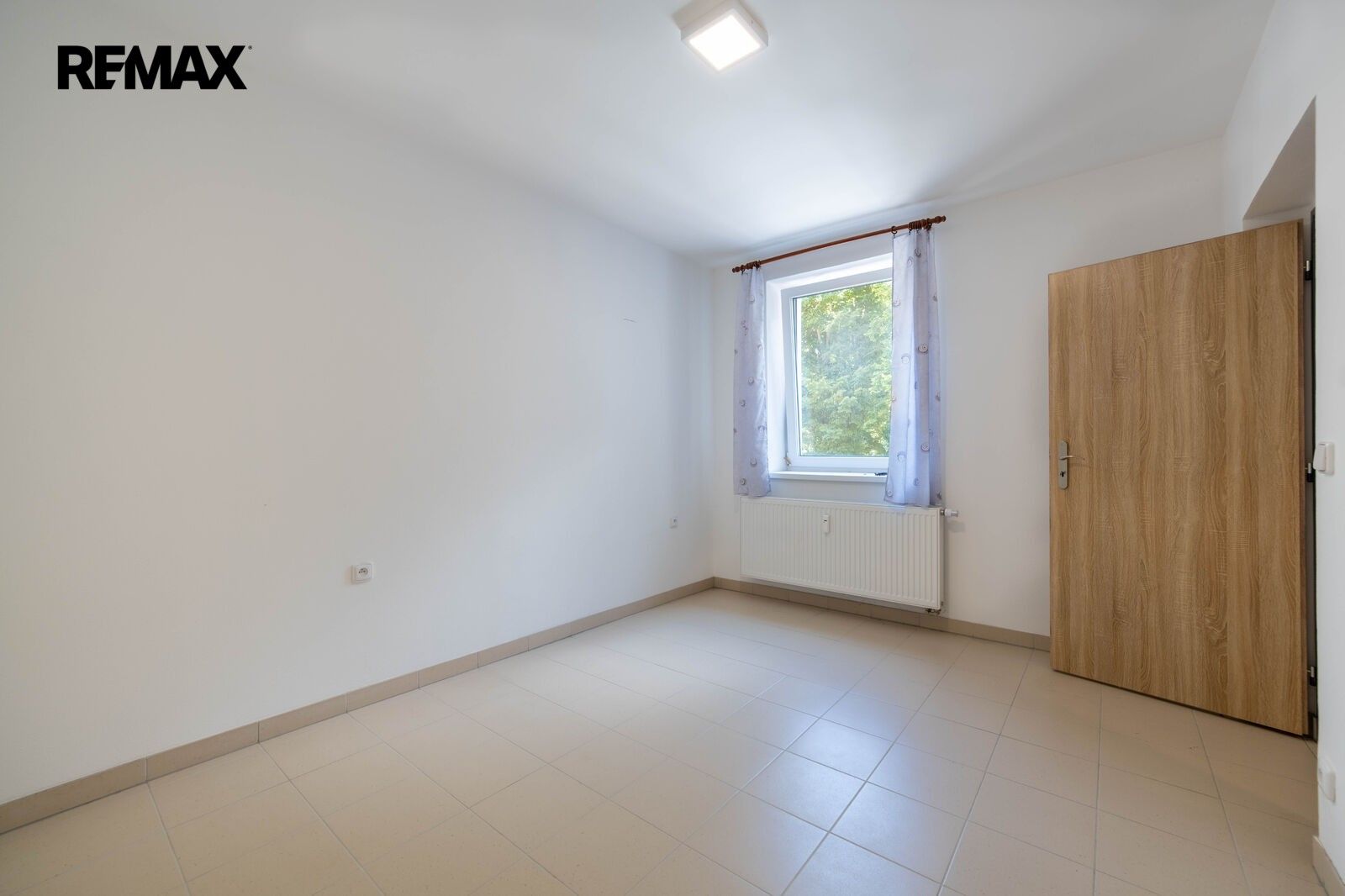 Pronájem bytu 2+kk 62 m² - foto 4