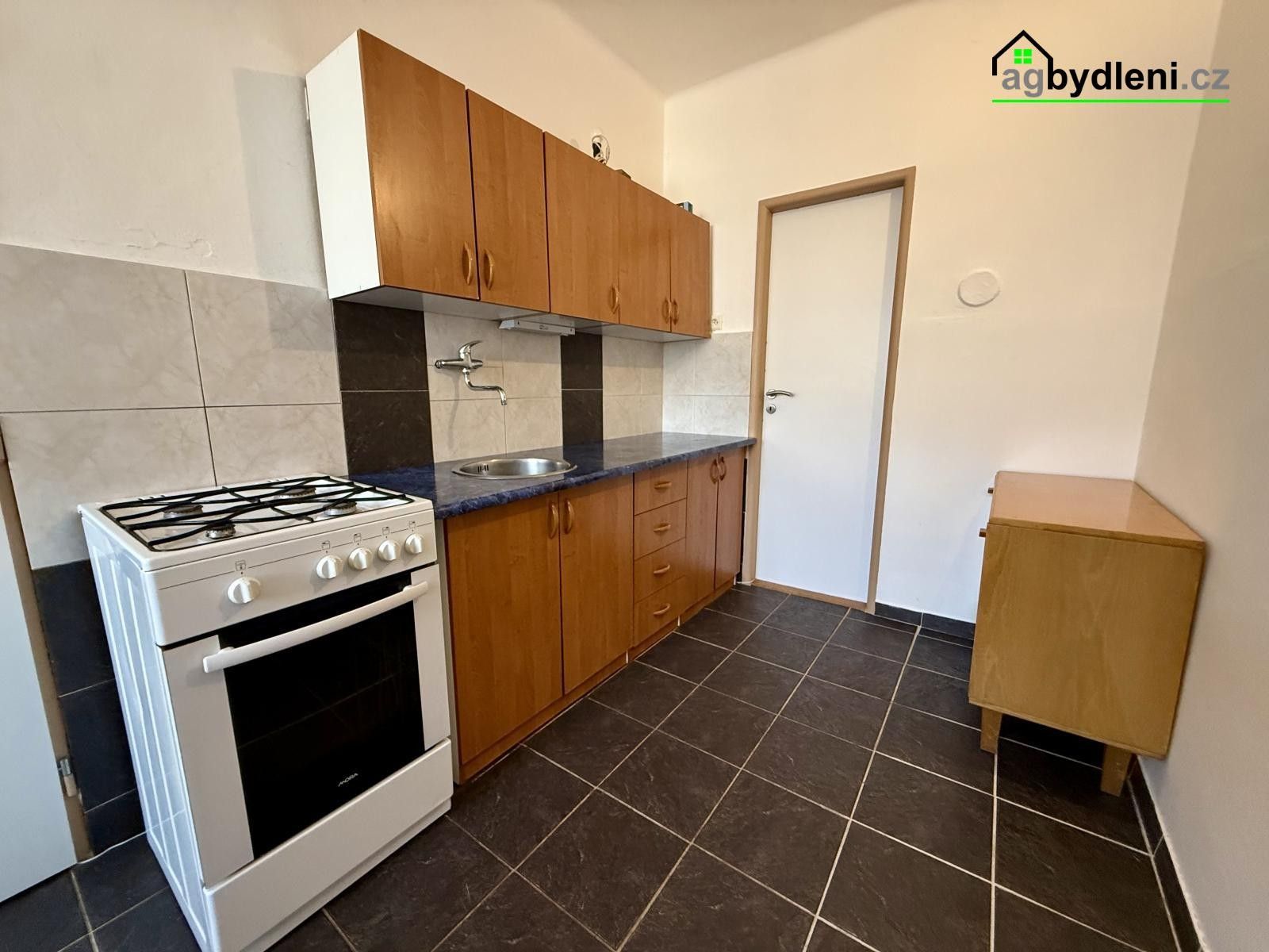 Pronájem bytu 2+1 60 m² - foto 3