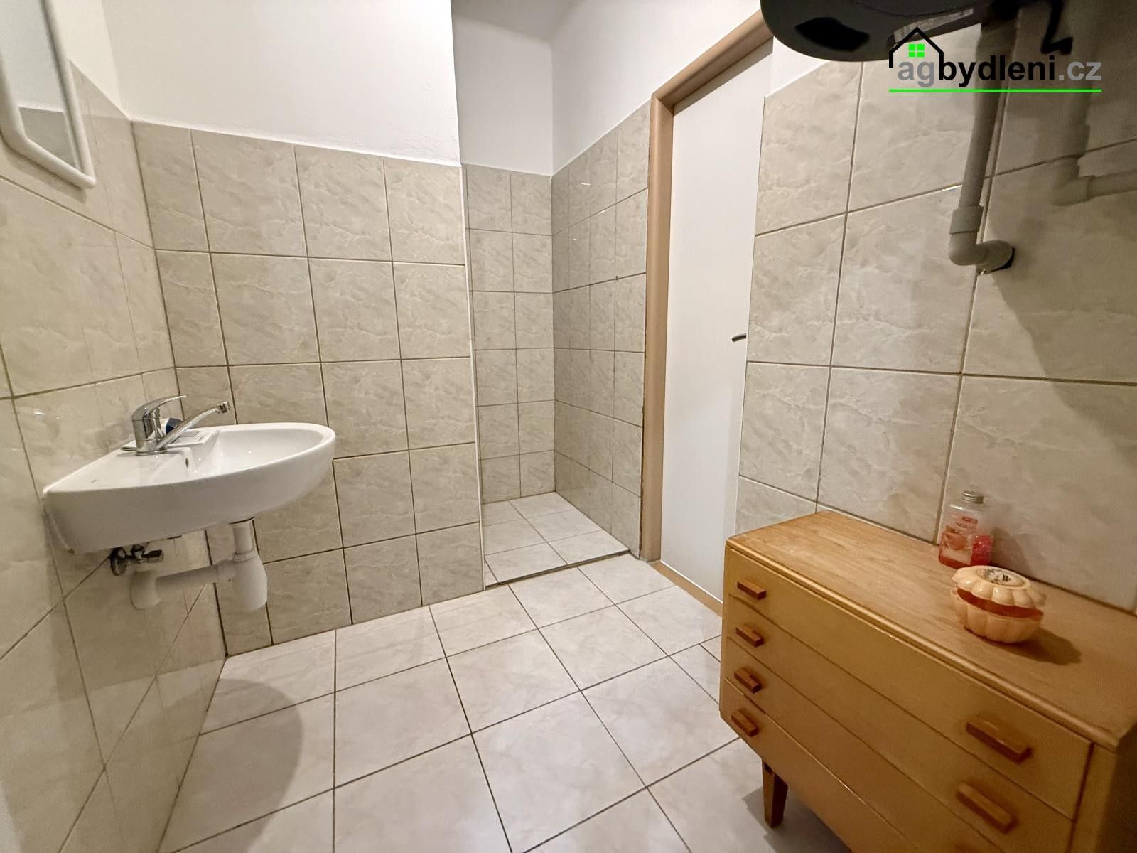 Pronájem bytu 2+1 60 m² - foto 4