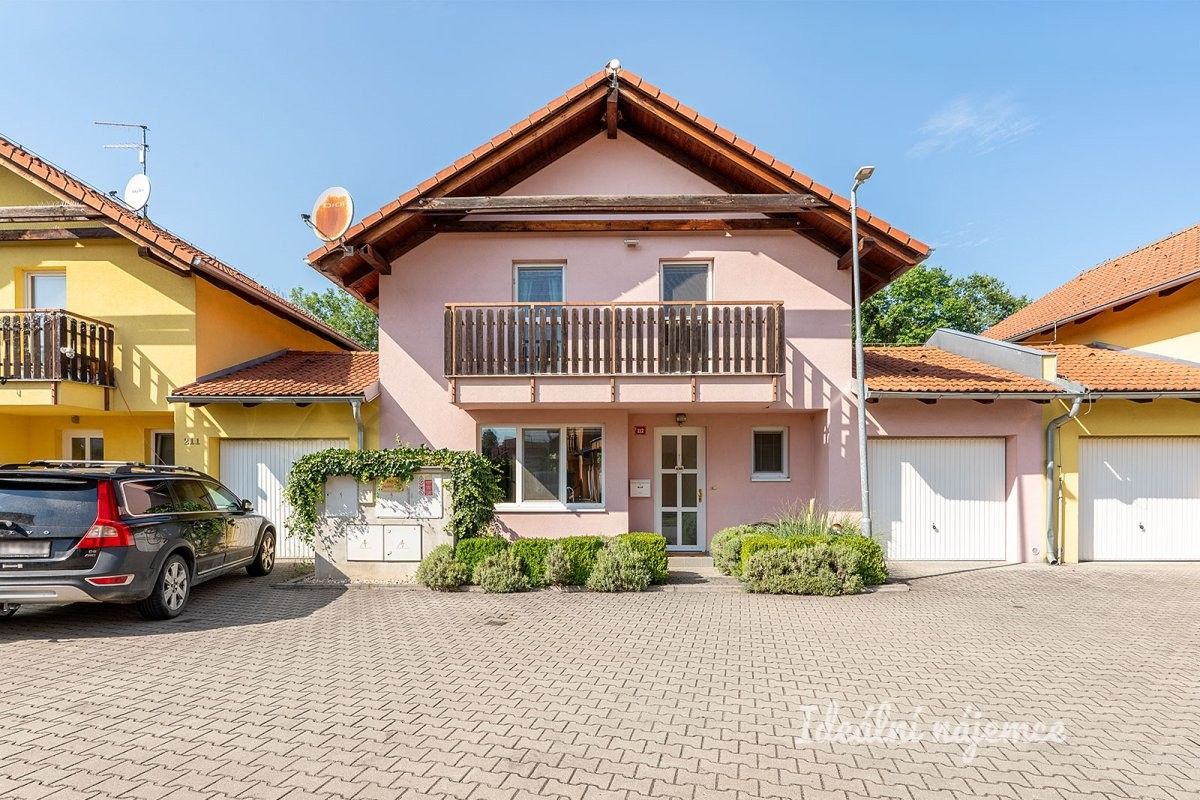 Pronájem bytu 5+1 141 m² - foto 11