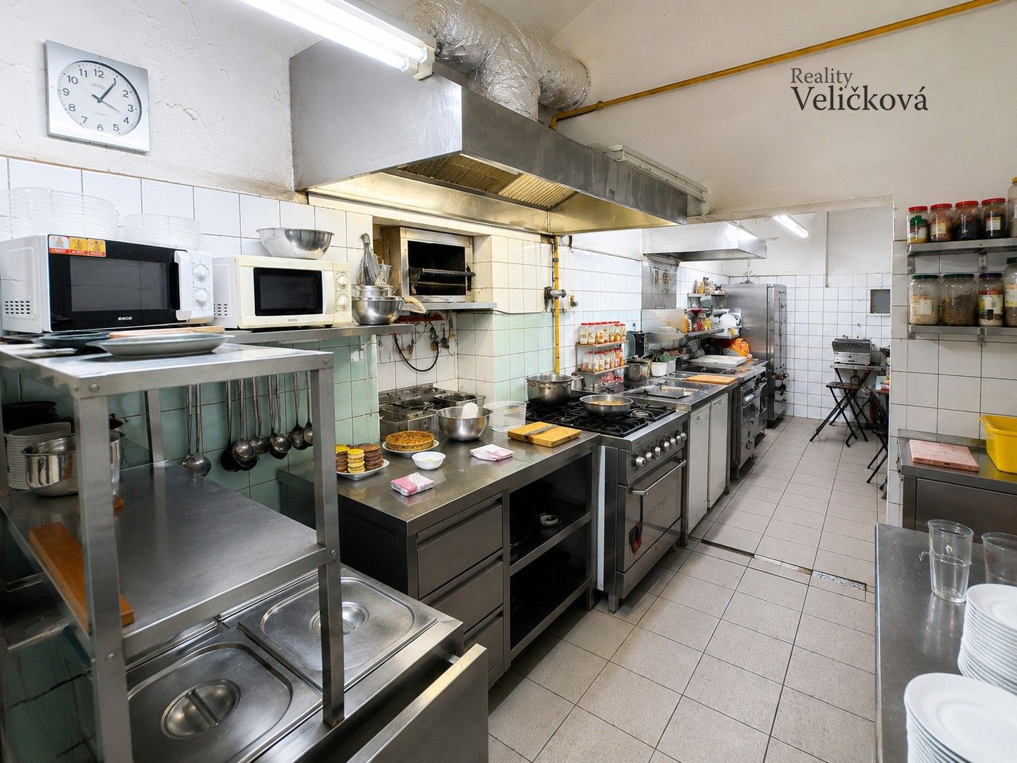 Pronájem komerčního prostoru 329 m² - foto 3