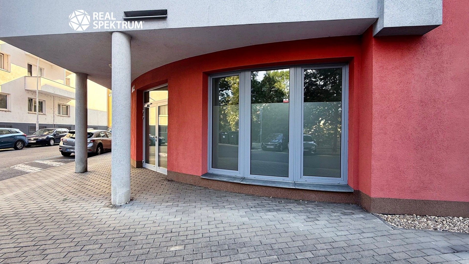 Pronájem komerčního prostoru 82 m² - foto 2