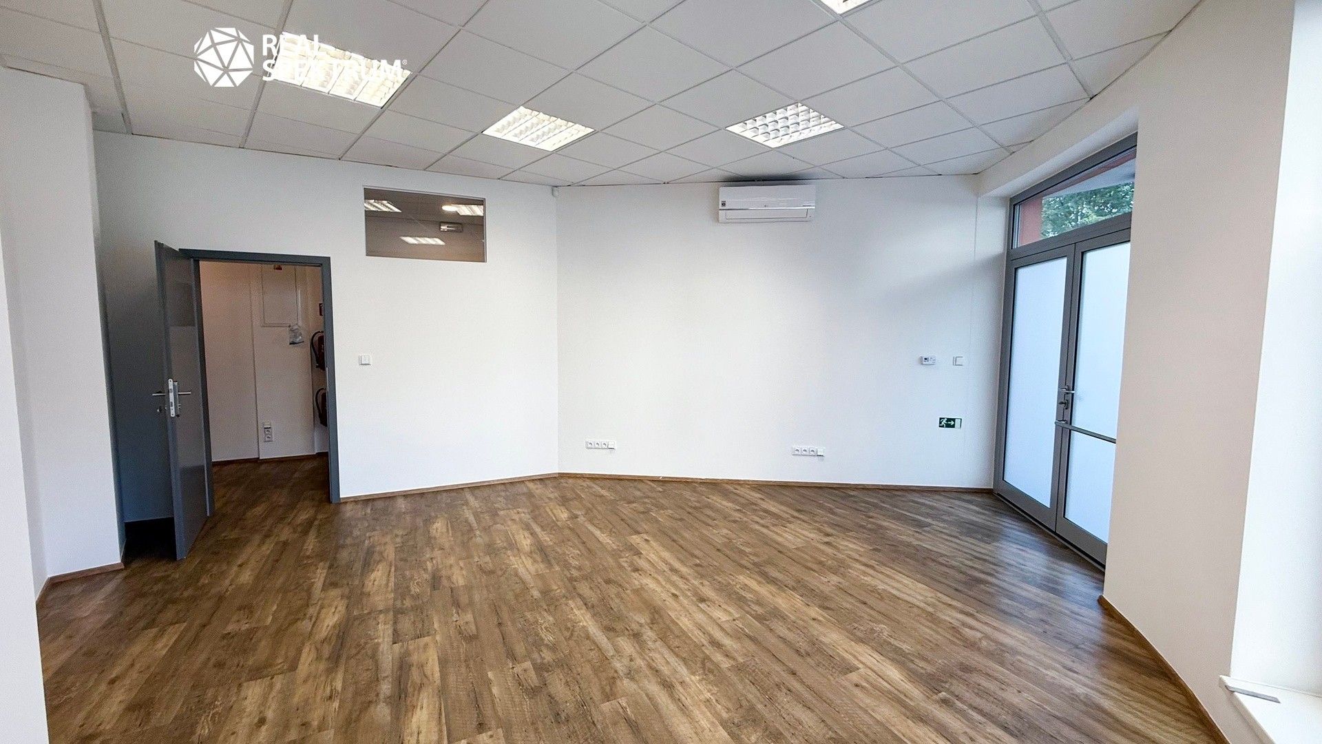 Pronájem komerčního prostoru 82 m² - foto 3