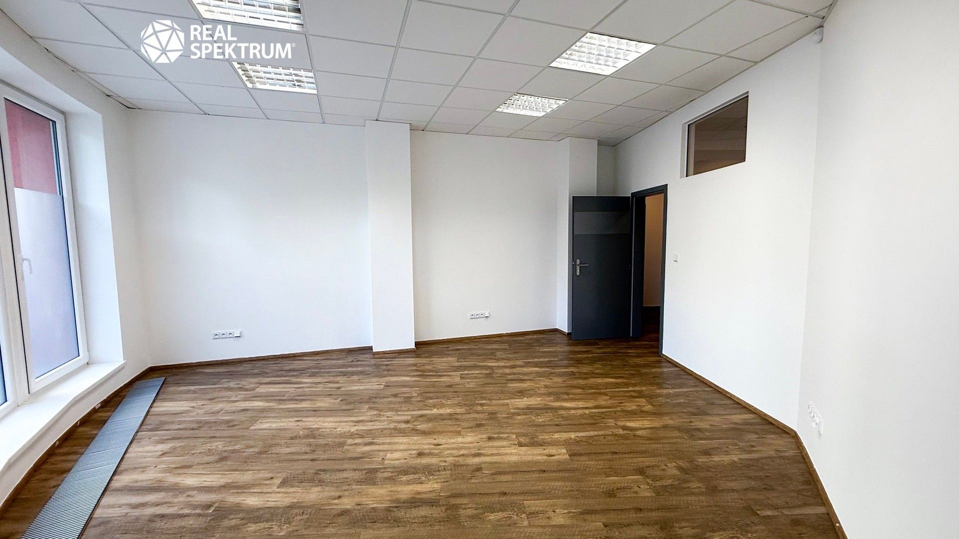 Pronájem komerčního prostoru 82 m² - foto 6