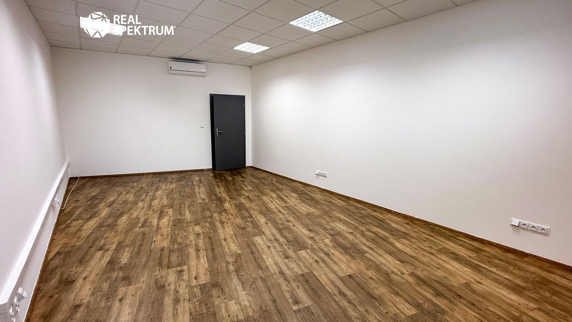 Pronájem komerčního prostoru 82 m² - foto 8