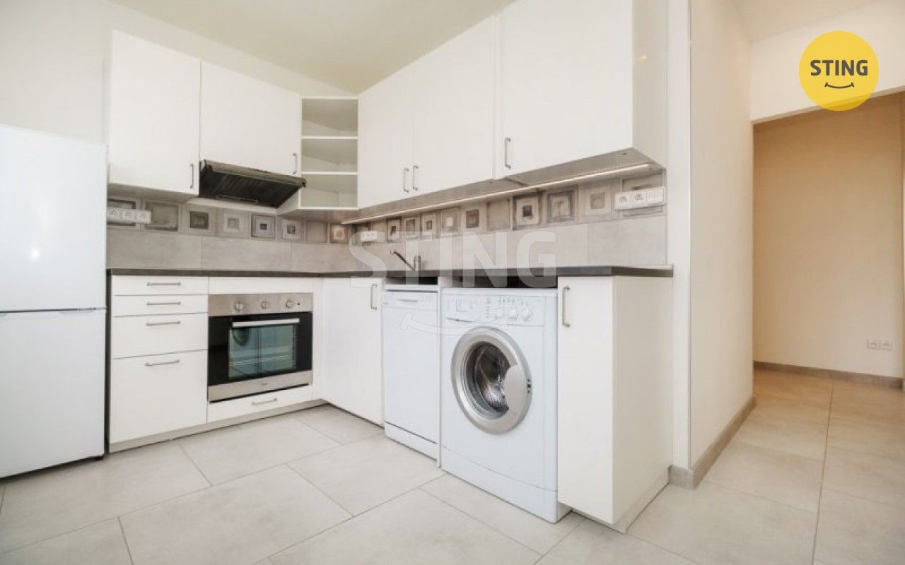 Pronájem bytu 2+1 57 m² - foto 3