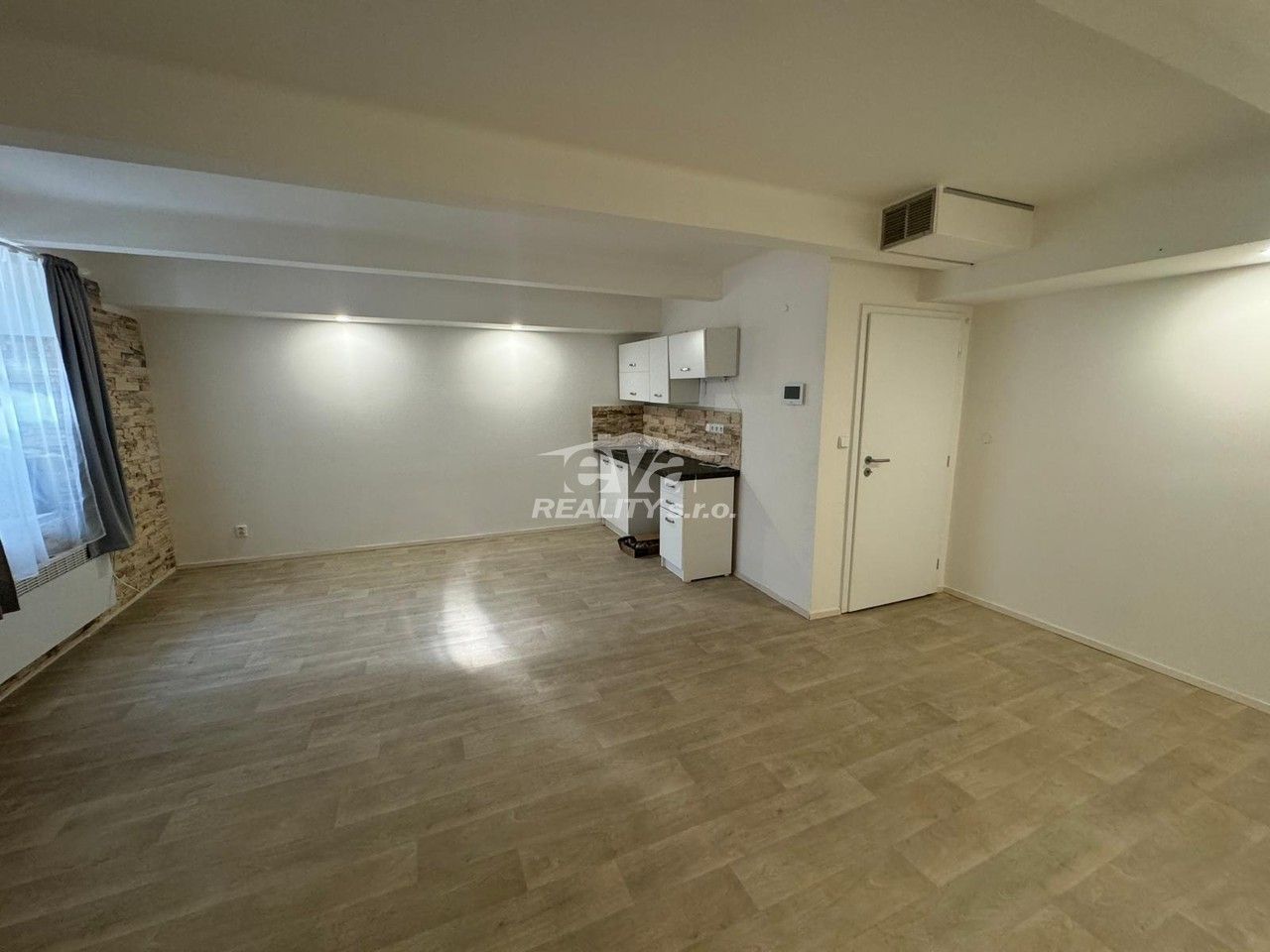 Prodej komerčního prostoru 46 m² - foto 4