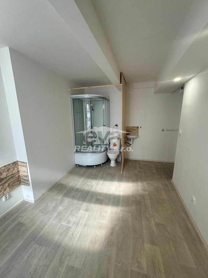 Prodej komerčního prostoru 46 m² - foto 12