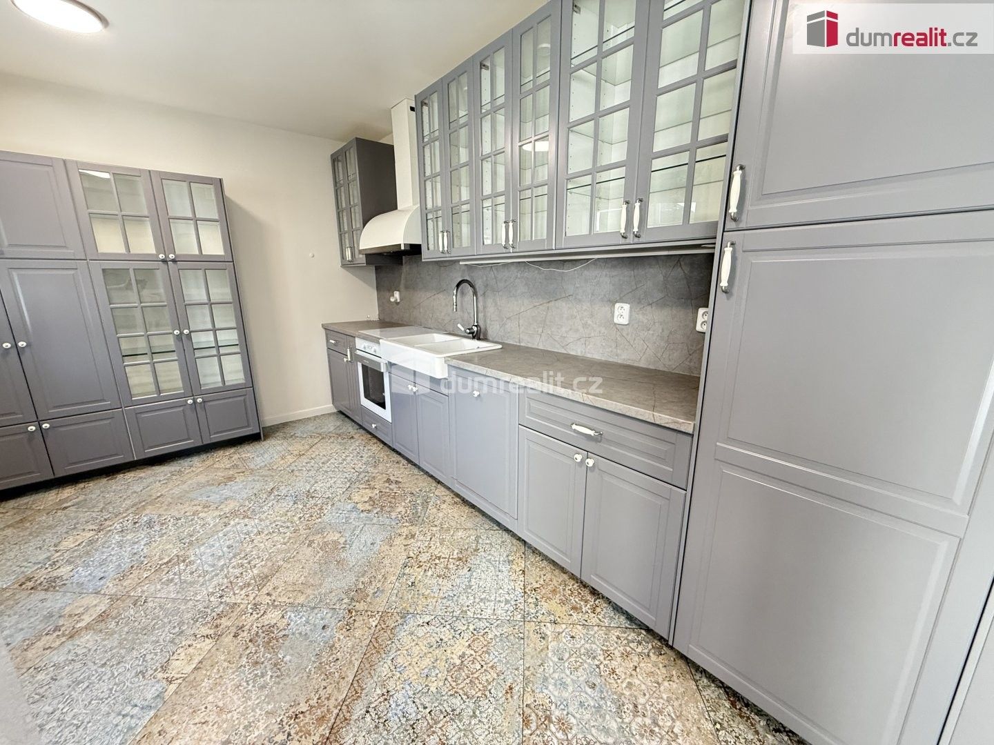 Pronájem domu 225 m² - foto 2