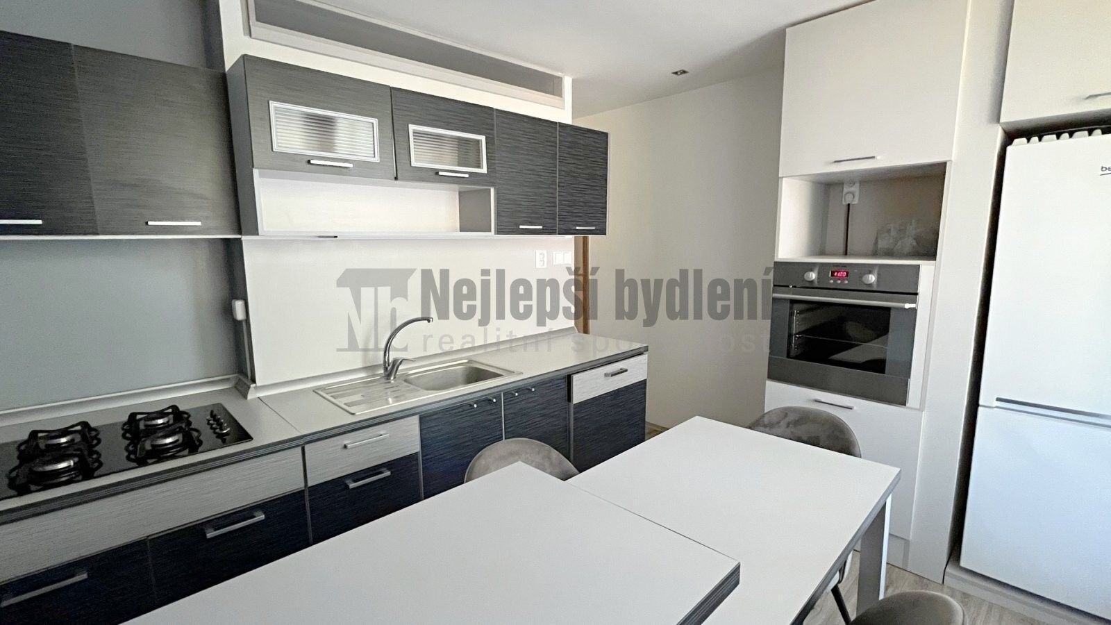 Pronájem bytu 2+1 59 m² - foto 1