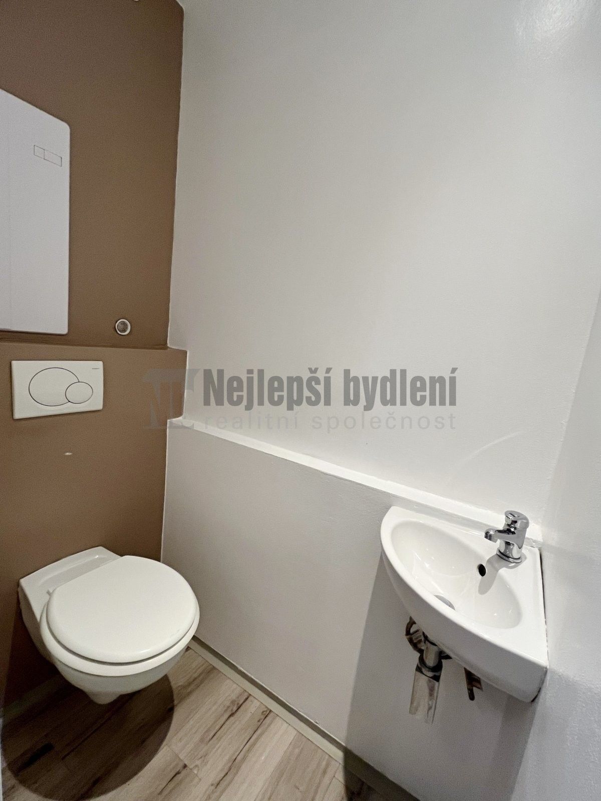 Pronájem bytu 2+1 59 m² - foto 7