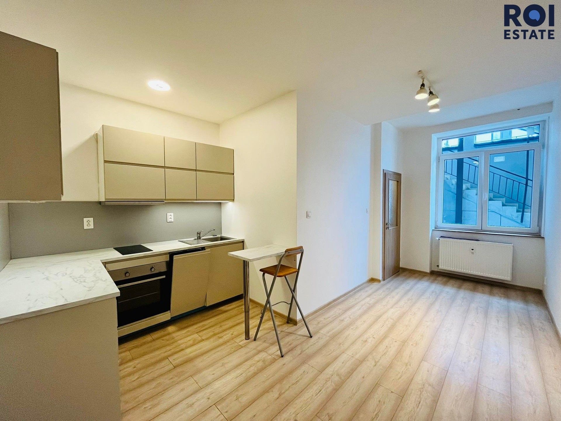 Pronájem bytu 1+kk 22 m² - foto 1