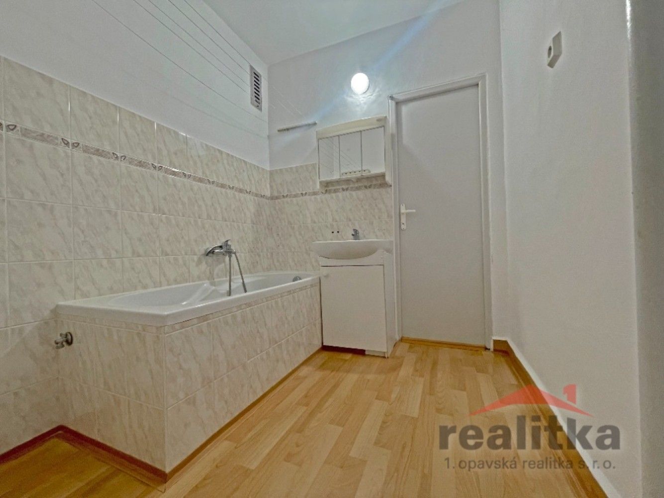 Pronájem bytu 2+1 51 m² - foto 5