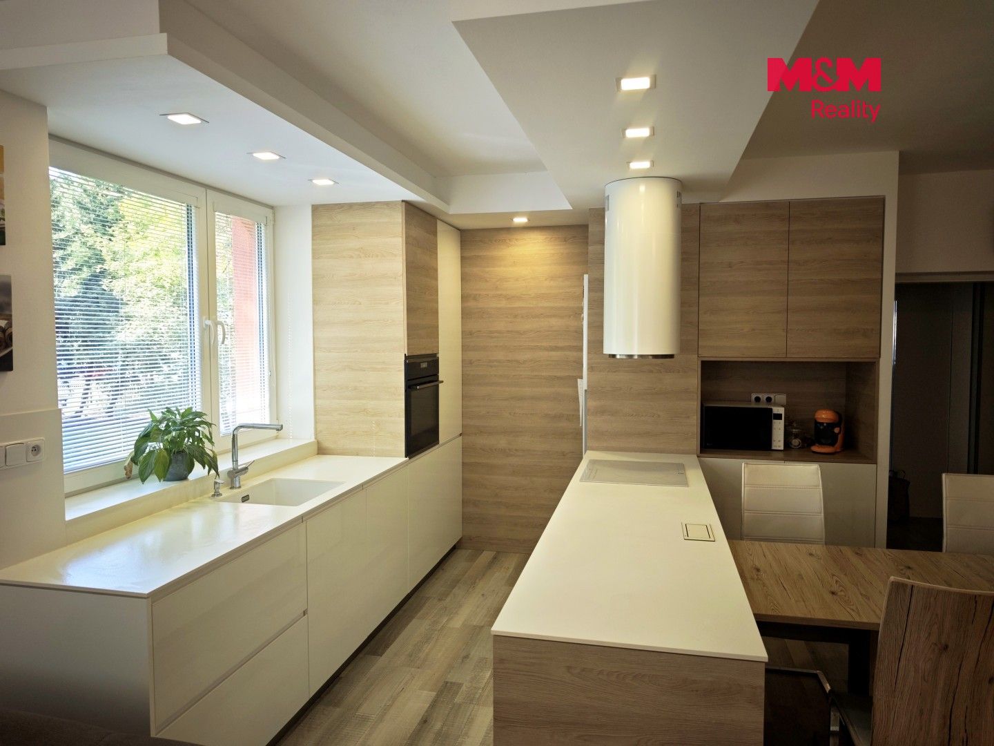 Pronájem bytu 4+kk 113 m² - foto 3