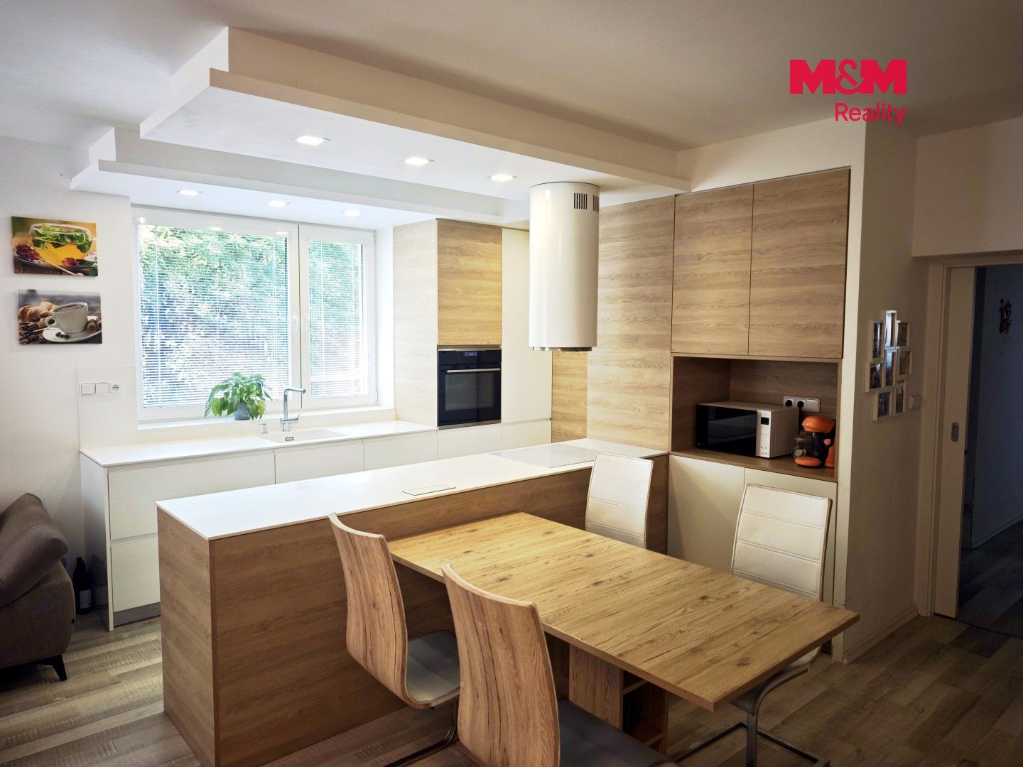 Pronájem bytu 4+kk 113 m² - foto 2
