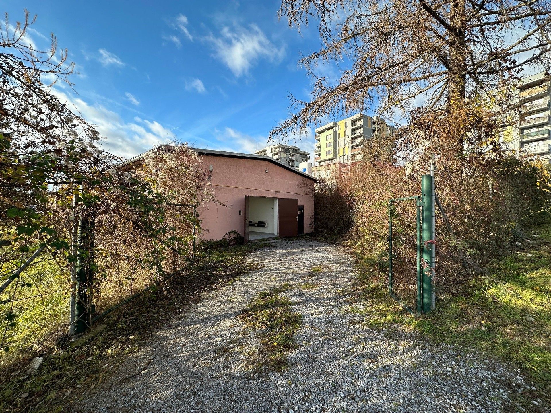 Pronájem komerčního prostoru 200 m² - foto 1