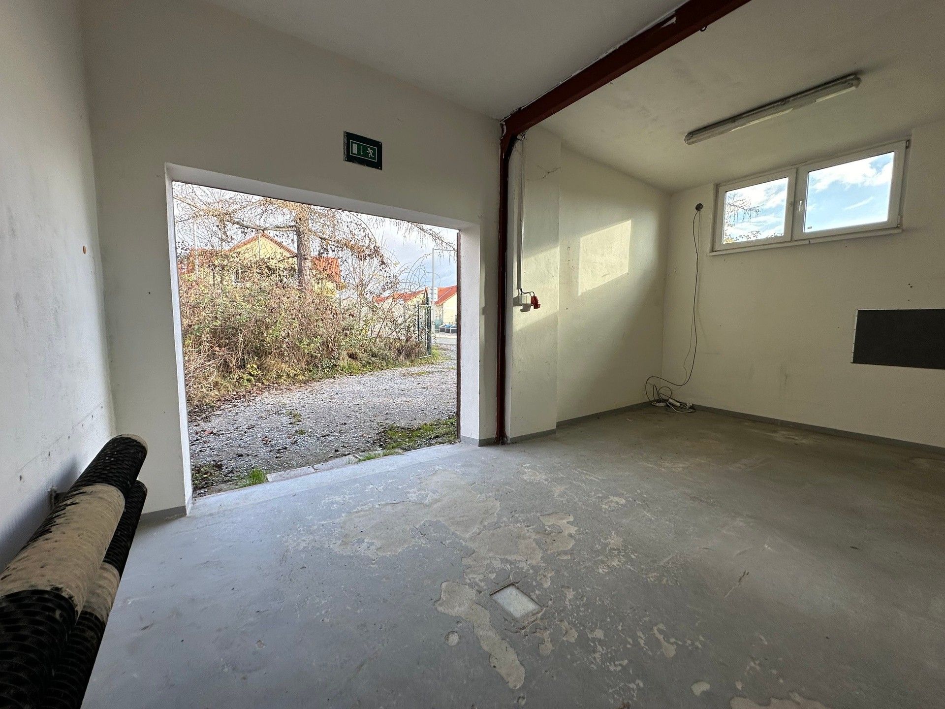 Pronájem komerčního prostoru 200 m² - foto 7
