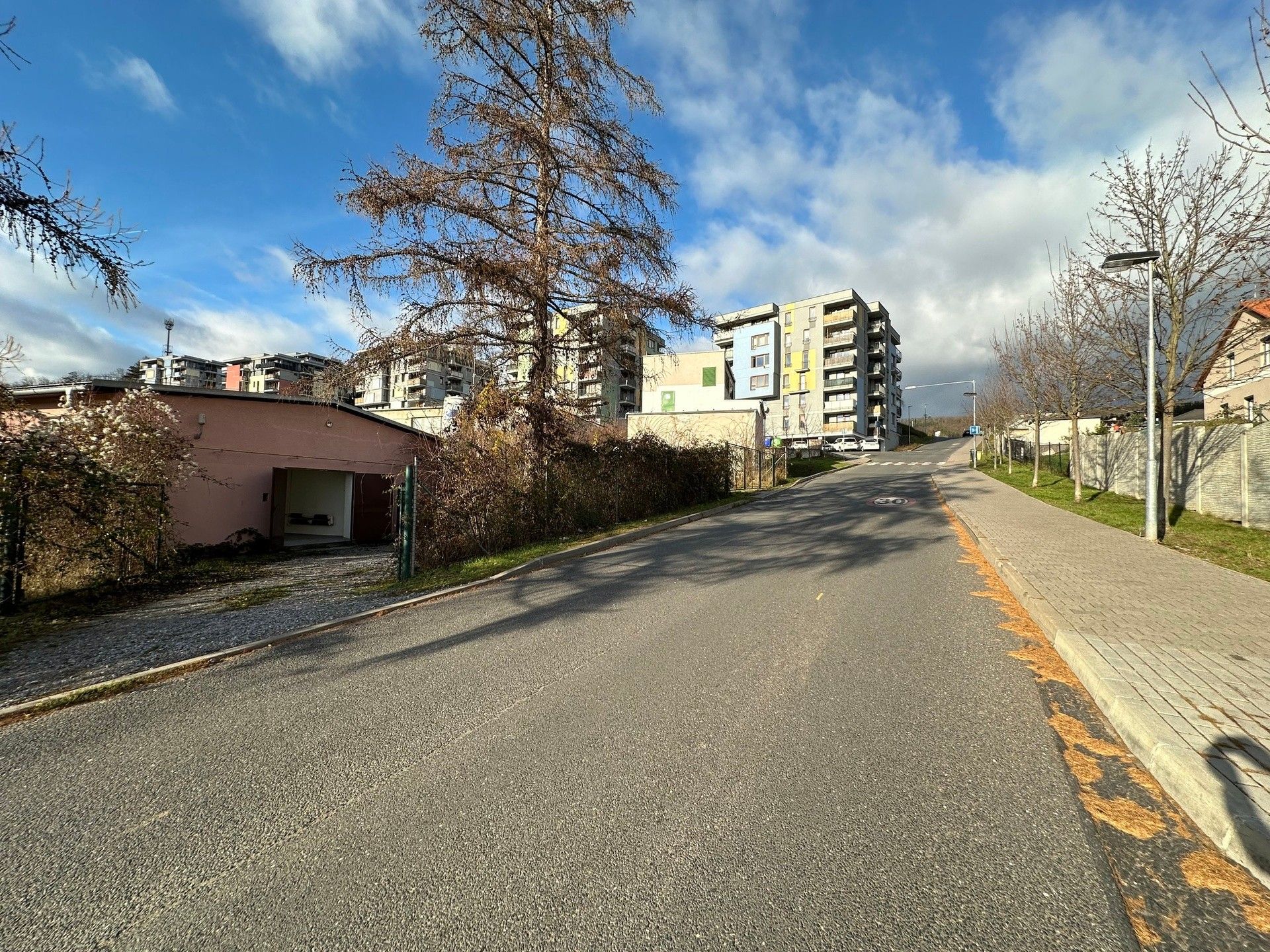 Pronájem komerčního prostoru 200 m² - foto 2