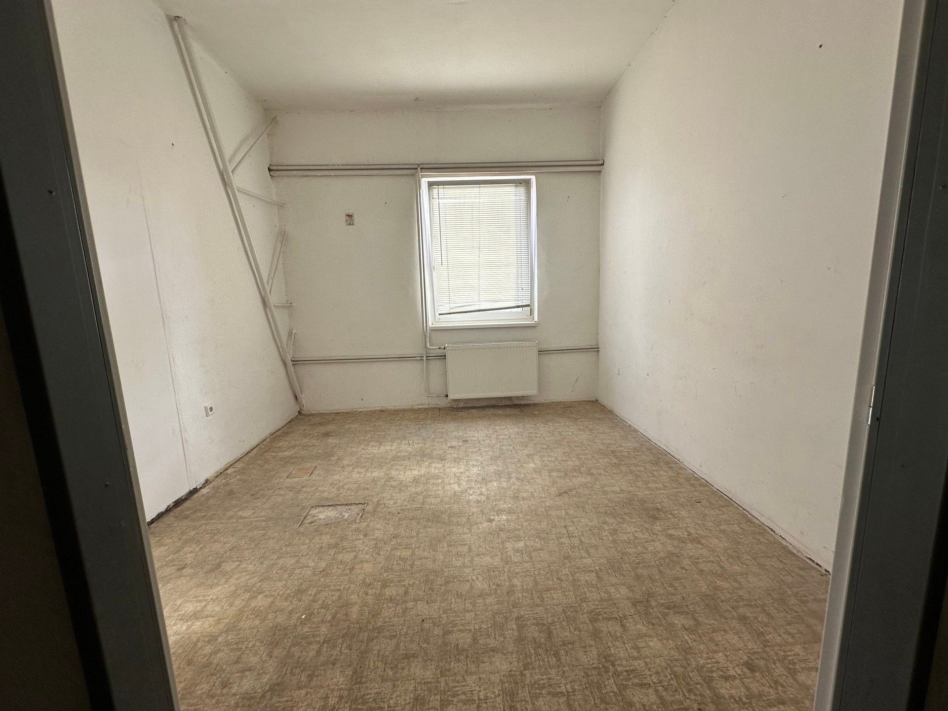 Pronájem komerčního prostoru 200 m² - foto 9