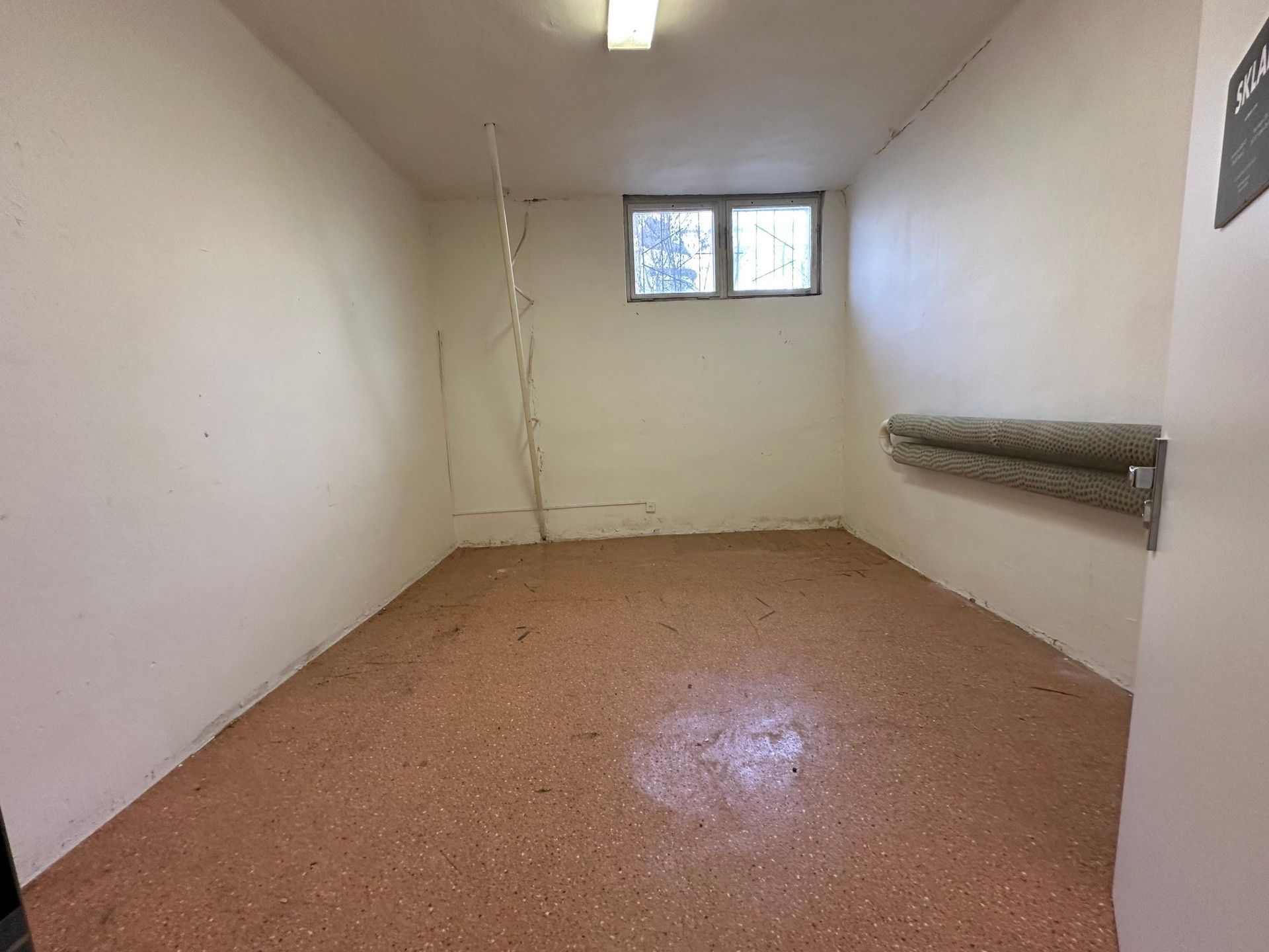 Pronájem komerčního prostoru 200 m² - foto 11