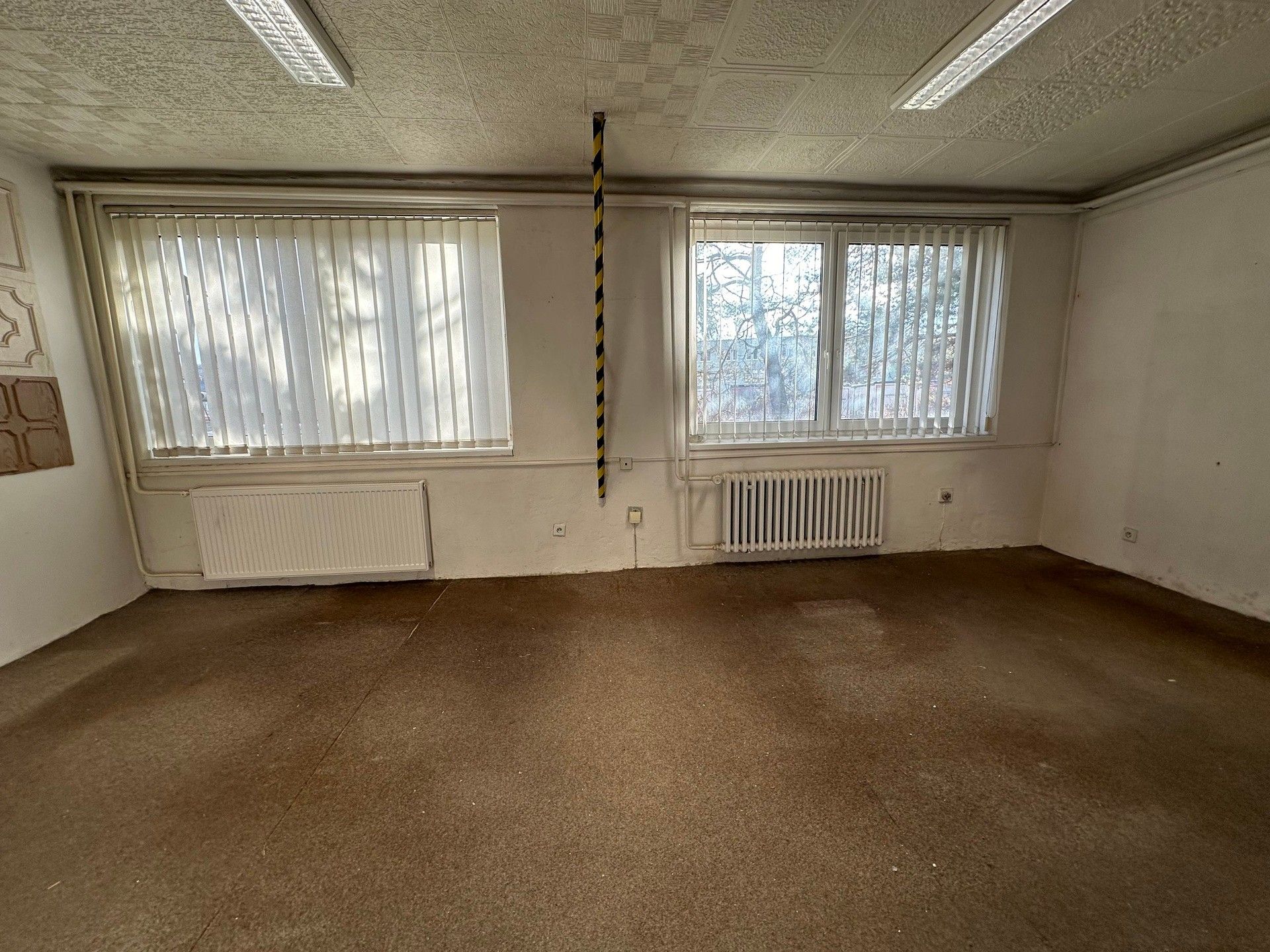 Pronájem komerčního prostoru 200 m² - foto 13