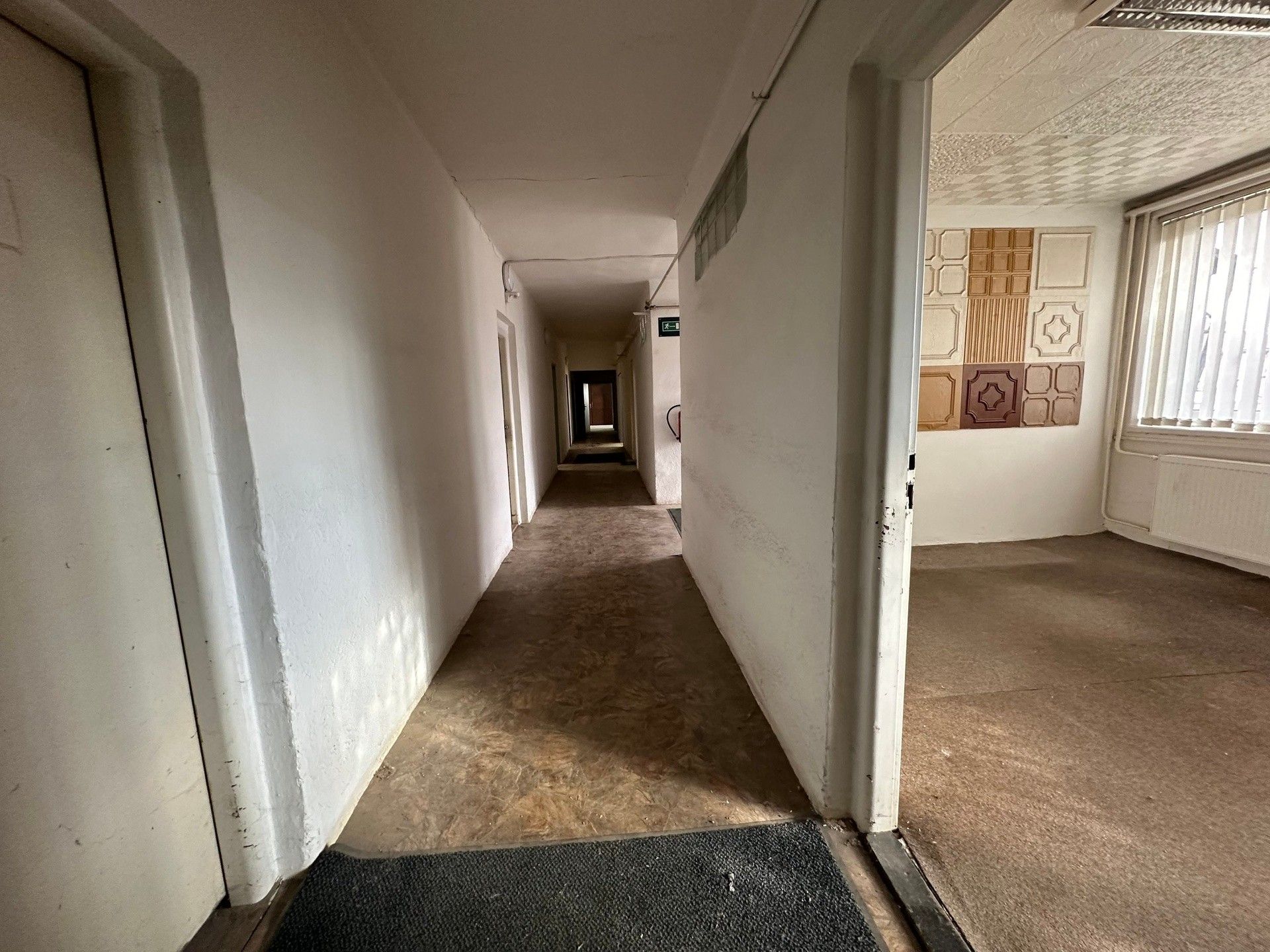 Pronájem komerčního prostoru 200 m² - foto 16