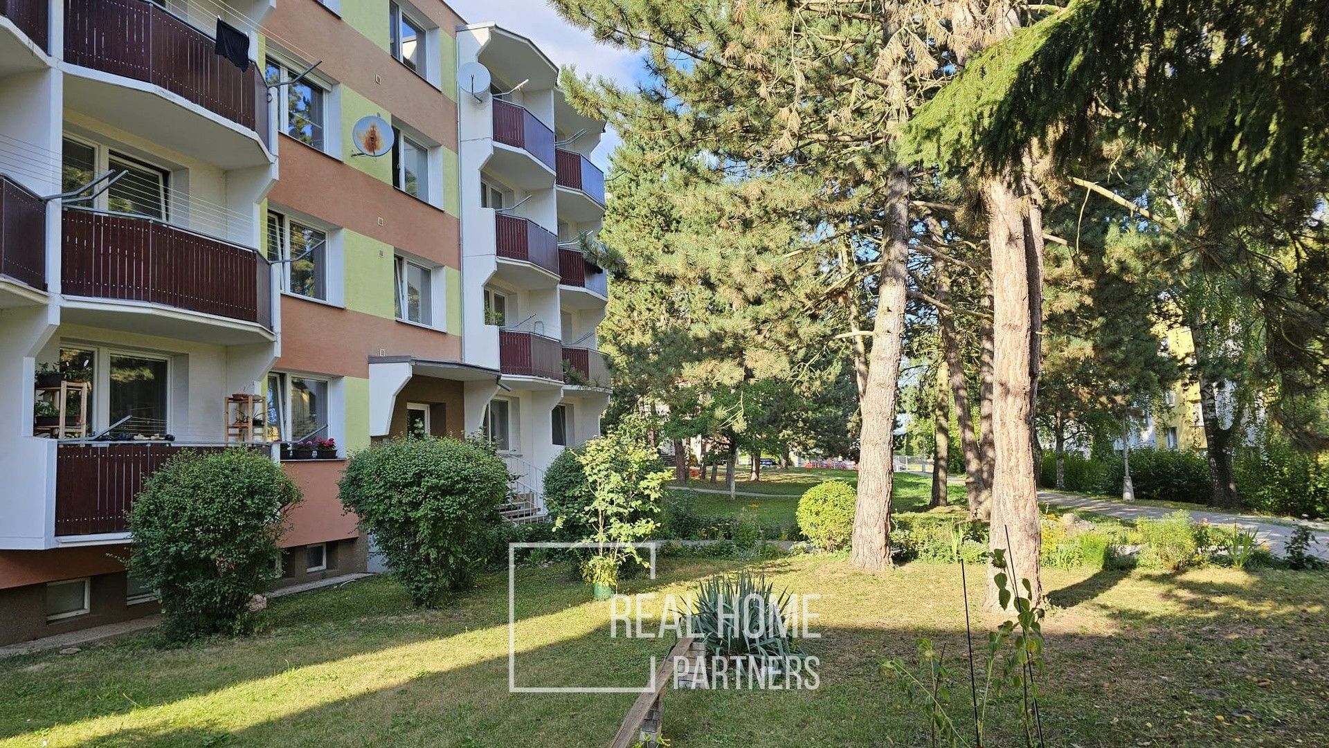 Pronájem bytu 1+1 36 m² - foto 1