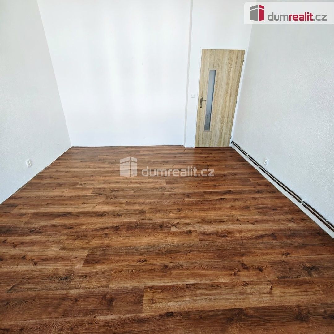 Pronájem bytu 2+1 70 m² - foto 8