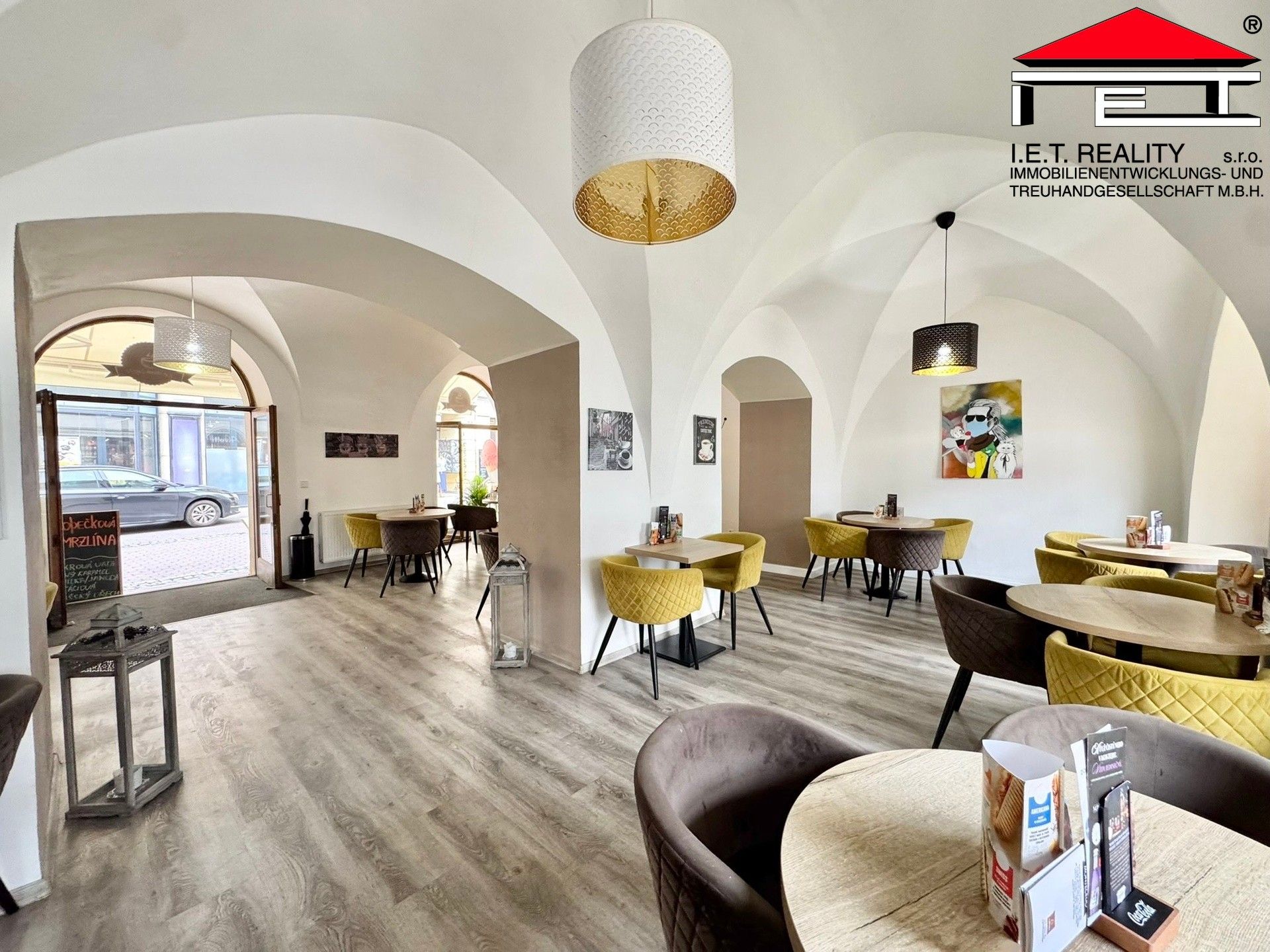 Pronájem komerčního prostoru 142 m² - foto 2