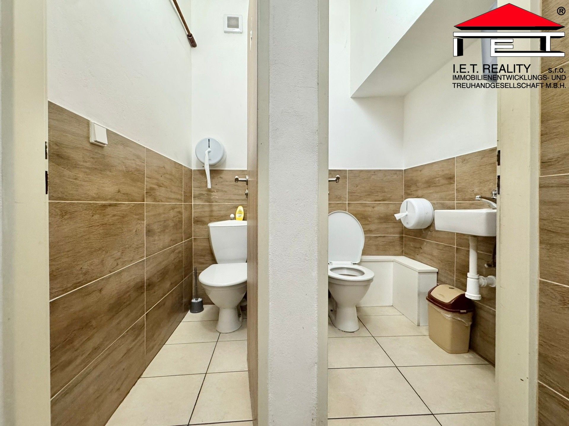 Pronájem komerčního prostoru 142 m² - foto 9