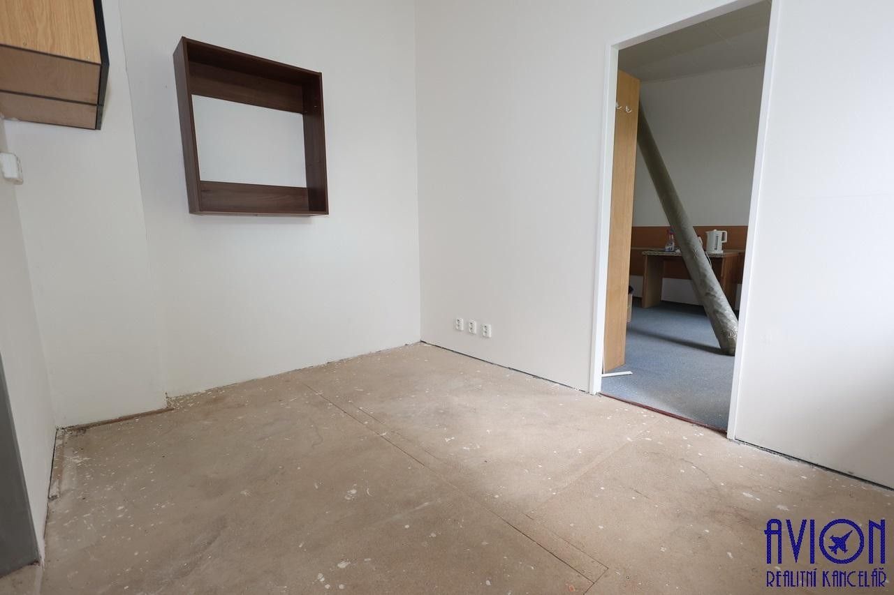 Pronájem komerčního prostoru 160 m² - foto 13