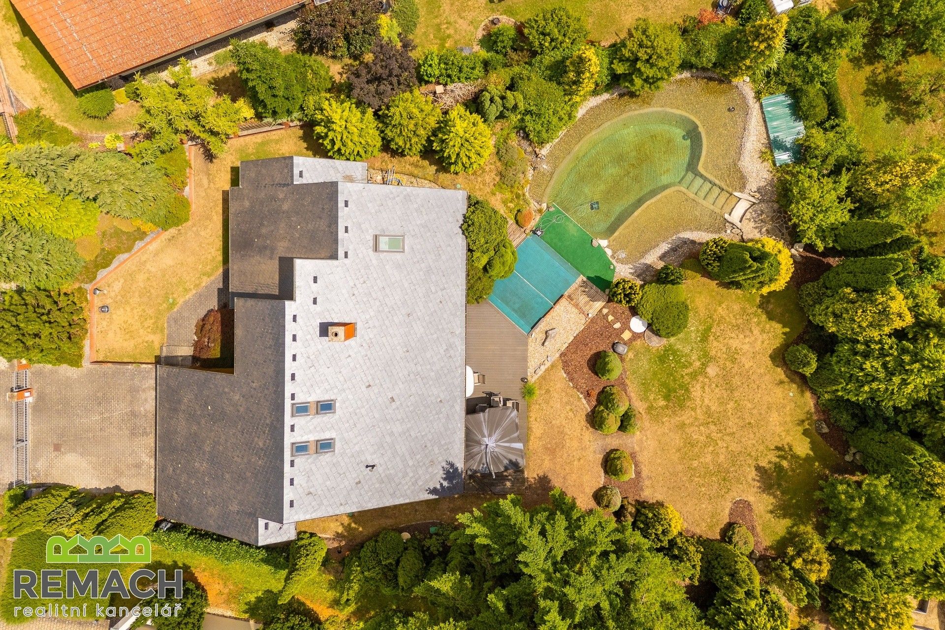 Prodej nemovitosti 235 m² - foto 2