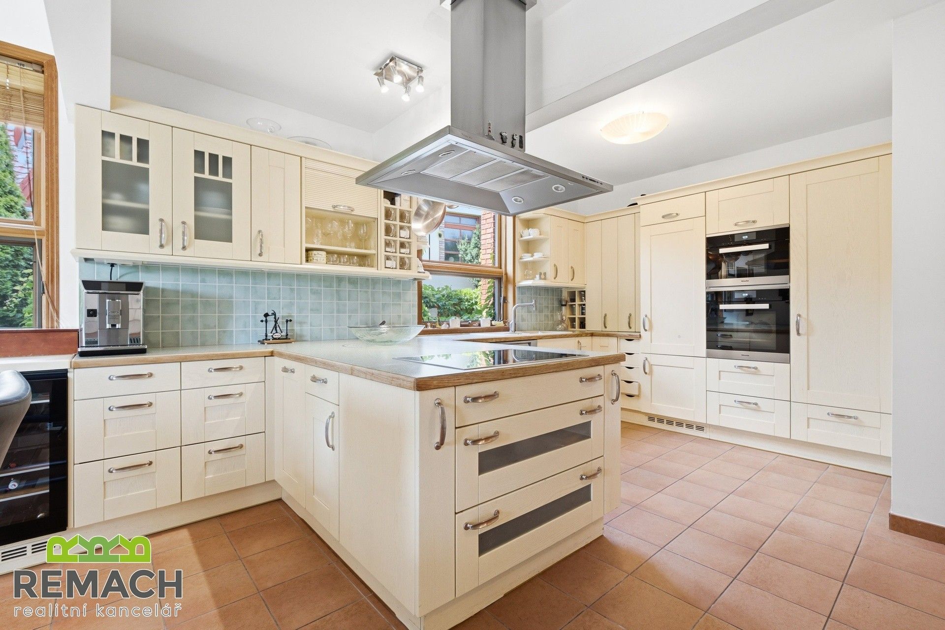 Prodej nemovitosti 235 m² - foto 23