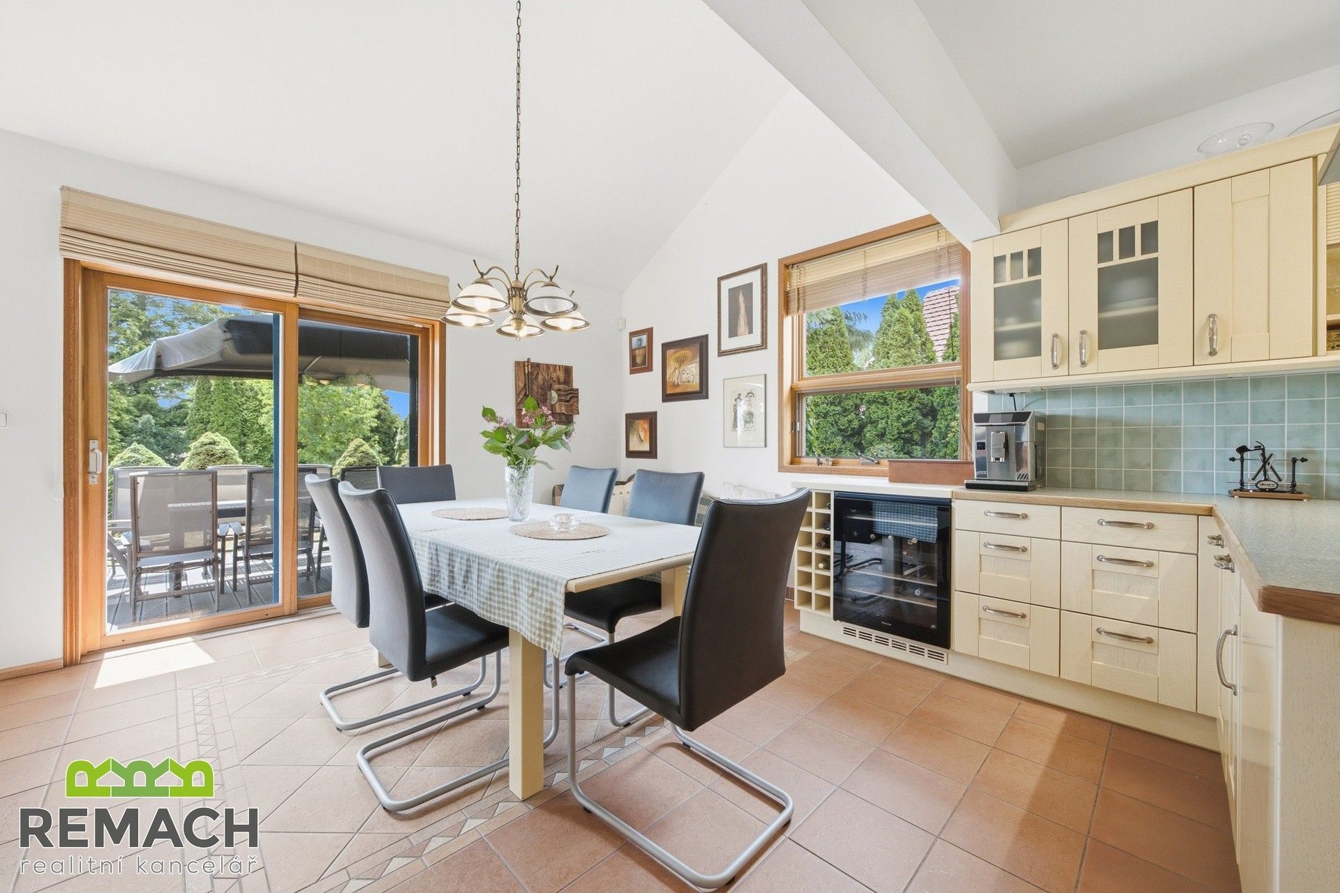 Prodej nemovitosti 235 m² - foto 24