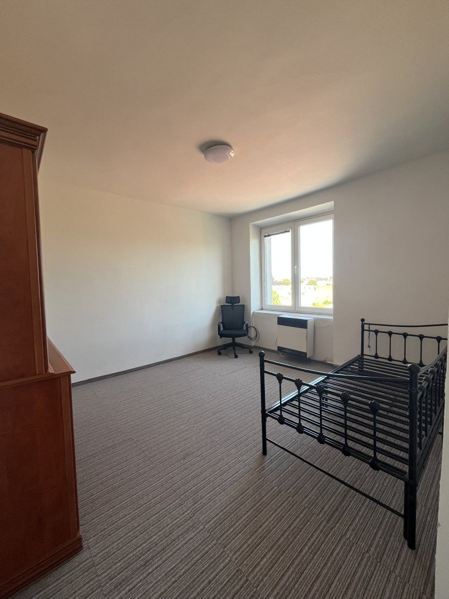 Pronájem bytu 1+1 28 m² - foto 3
