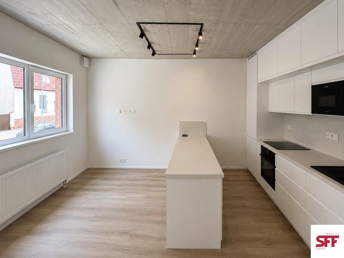 Pronájem bytu 2+kk 60 m² - foto 3