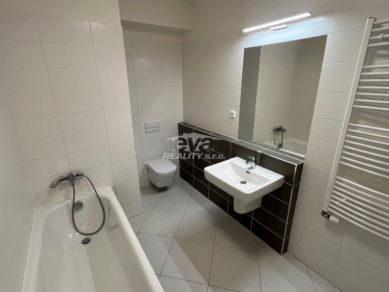 Pronájem bytu 2+kk 50 m² - foto 9
