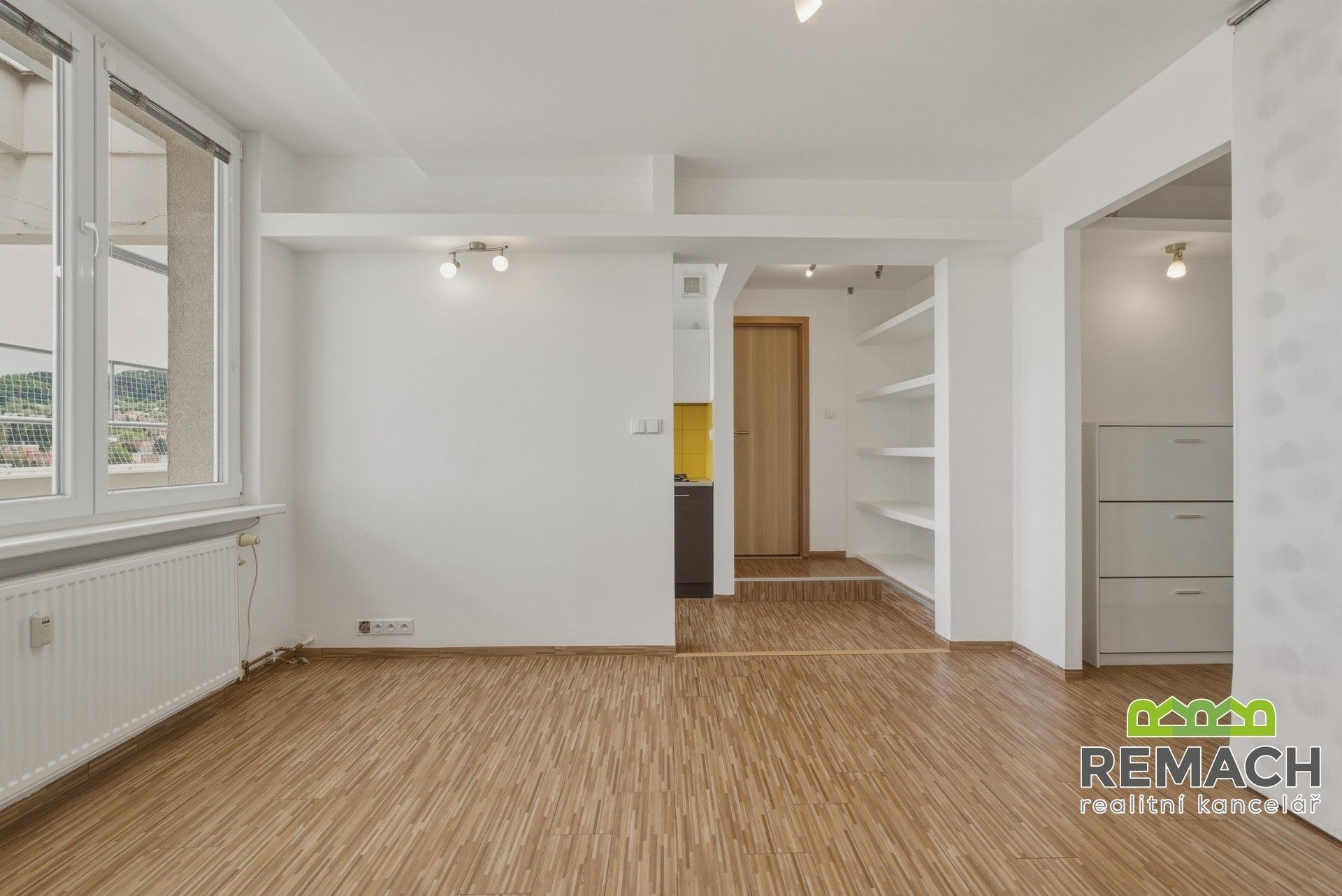 Pronájem bytu 1+kk 33 m² - foto 7