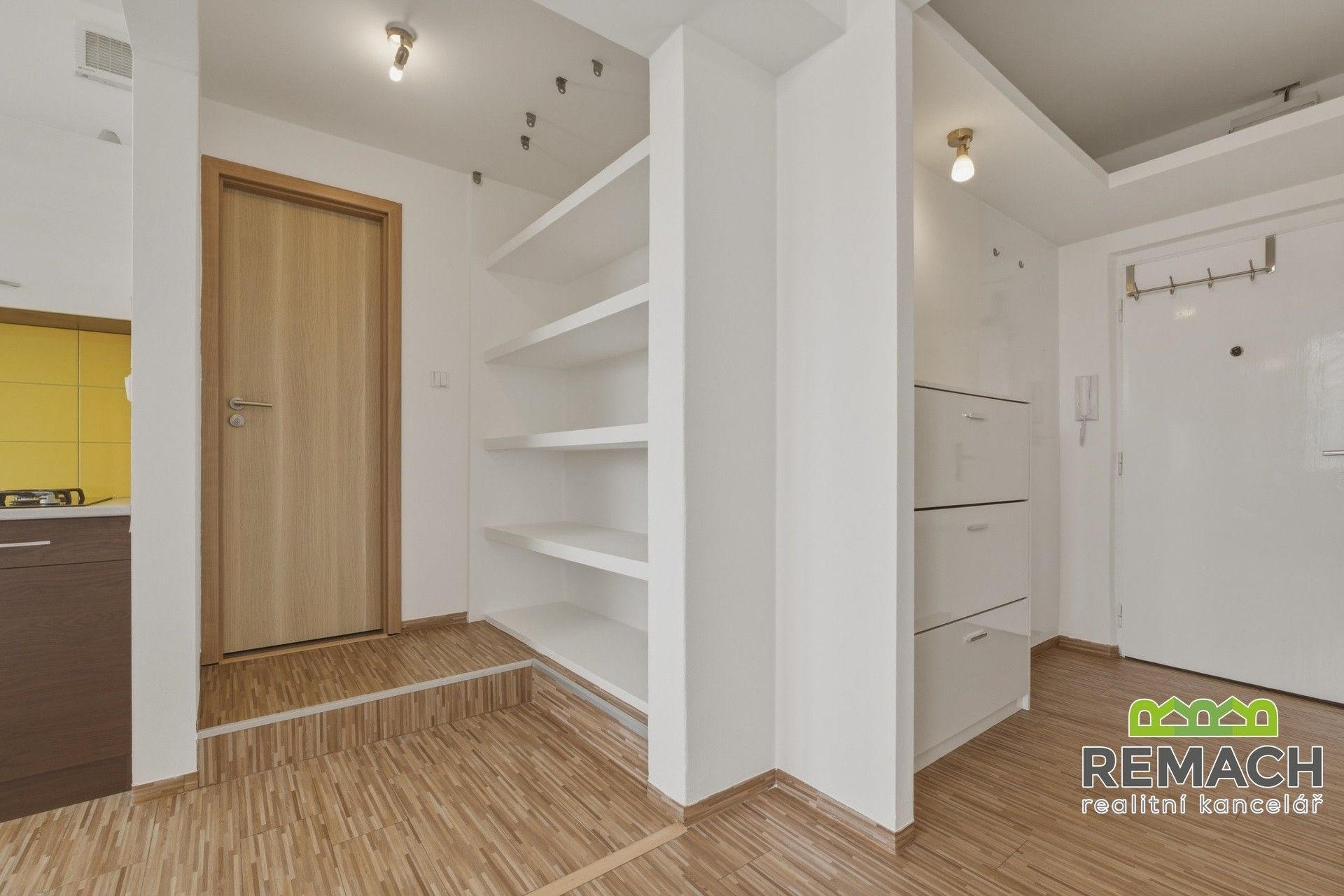 Pronájem bytu 1+kk 33 m² - foto 10