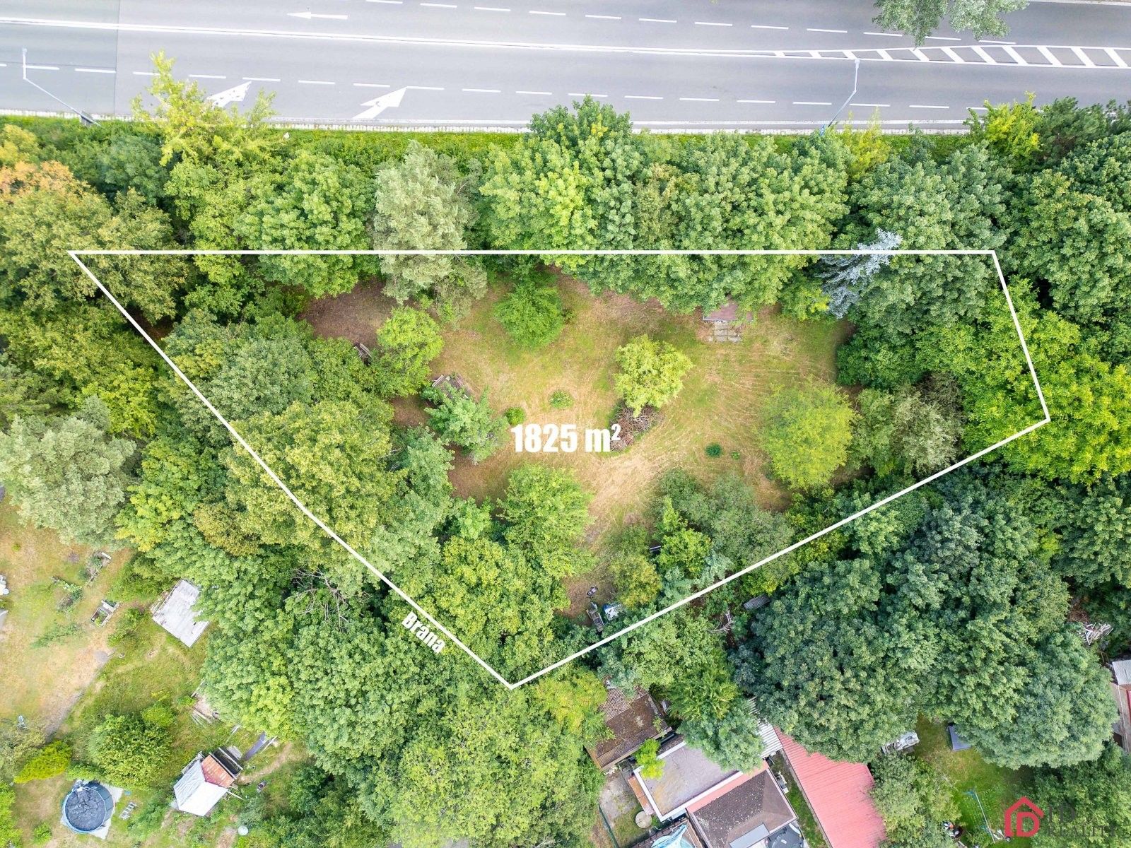 Prodej pozemku 1825 m² - foto 1