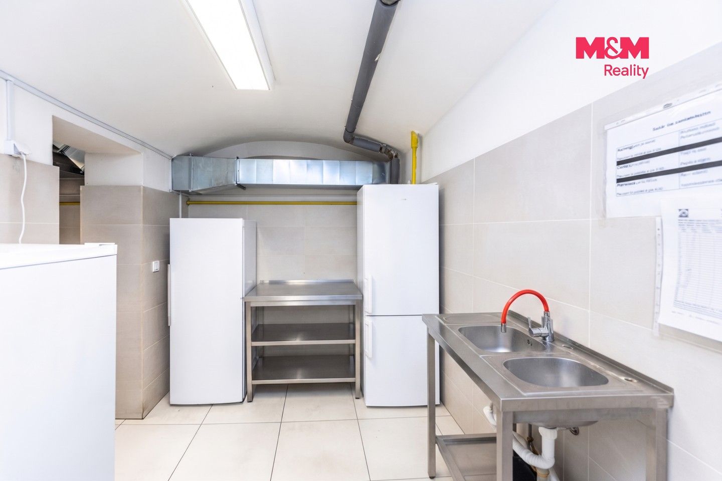Pronájem komerčního prostoru 200 m² - foto 6