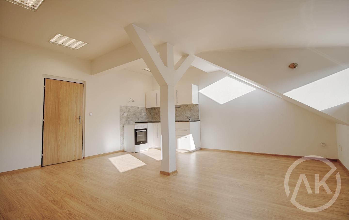 Pronájem bytu 1+kk 37 m² - foto 2