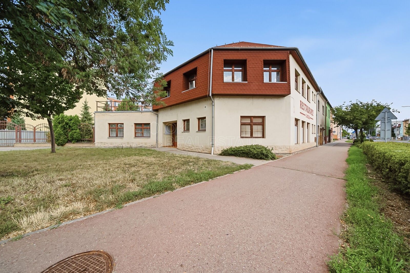 Prodej nemovitosti 630 m² - foto 1