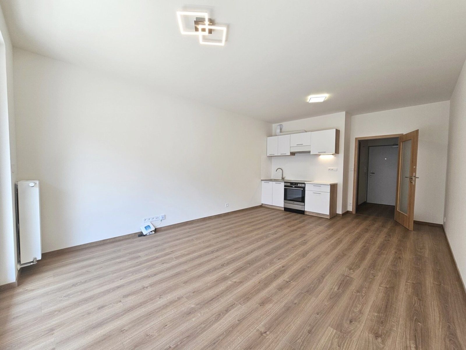 Pronájem bytu 1+kk 33 m² - foto 1
