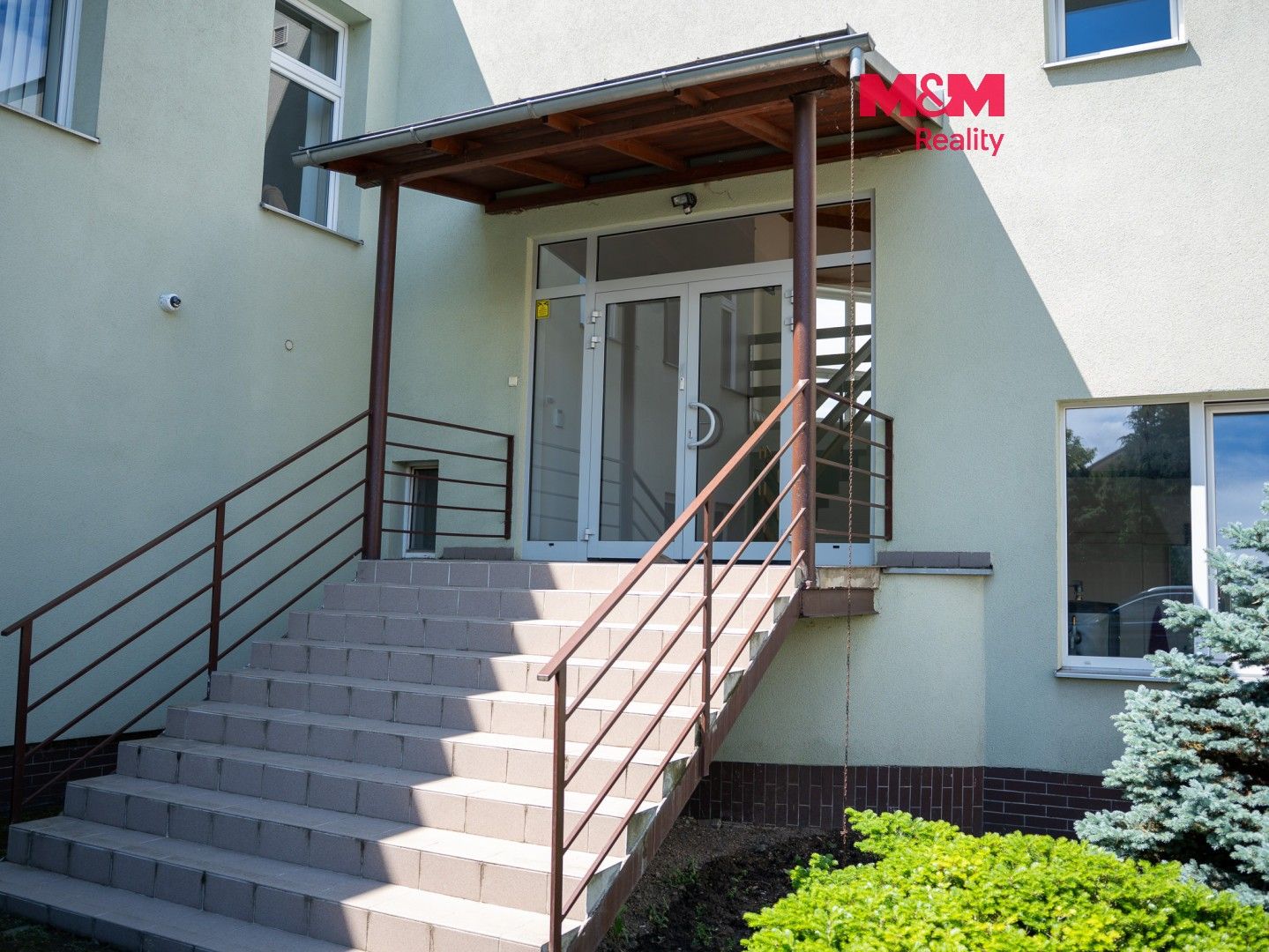 Pronájem komerčního prostoru 348 m² - foto 1