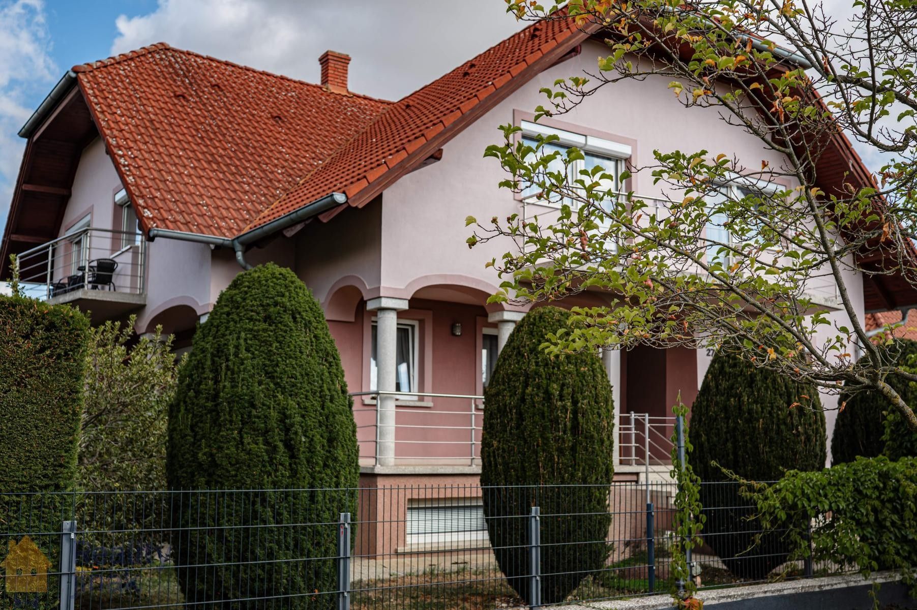Prodej komerčního prostoru 429 m² - foto 1